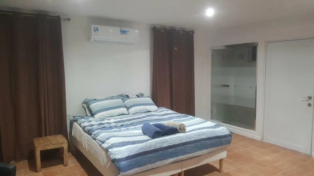 Studios With Beautiful Sea View Willemstad Apartment